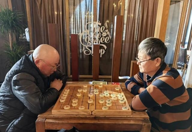 “激战正酣！2025年度巅峰对决——最新象棋争霸赛盛大启幕”